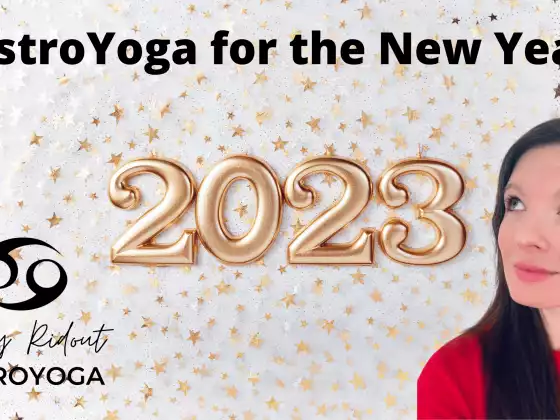 AstroYoga per il nuovo anno 2023