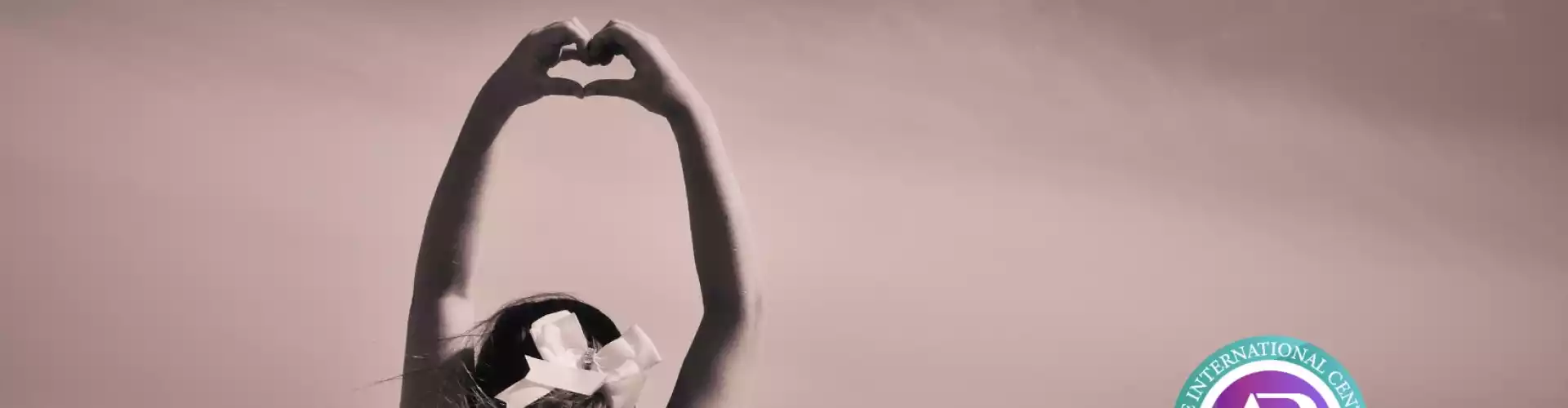 Caminho para o amor próprio através dos Registros Akáshicos - Online Class by Anika Ray
