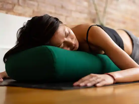 Yoga Penyembuhan Pemulihan - Yoga untuk Rehat (Sesi Rasa)